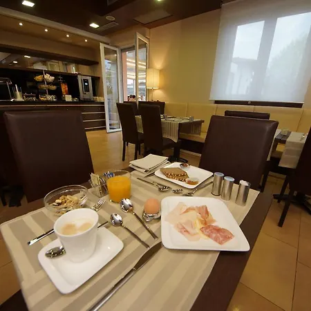 Hotell Clarin 14 By Dori